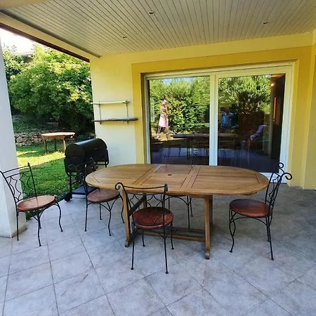 Maison De 3 Chambres Avec Jacuzzi Et Jardin Clos A *