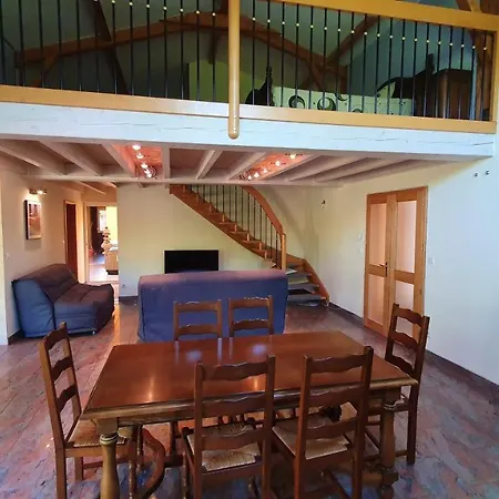Vakantiehuis Maison De 3 Chambres Avec Jacuzzi Et Jardin Clos A *