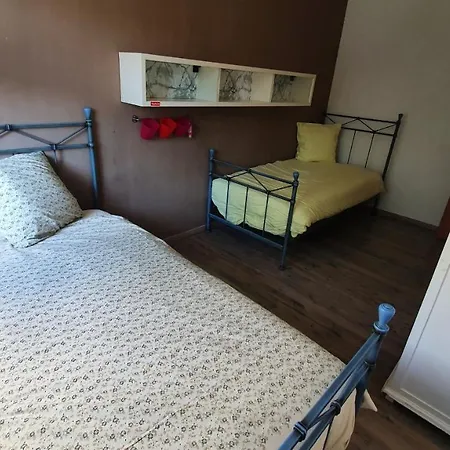 Maison De 3 Chambres Avec Jacuzzi Et Jardin Clos A Сasa de vacaciones *