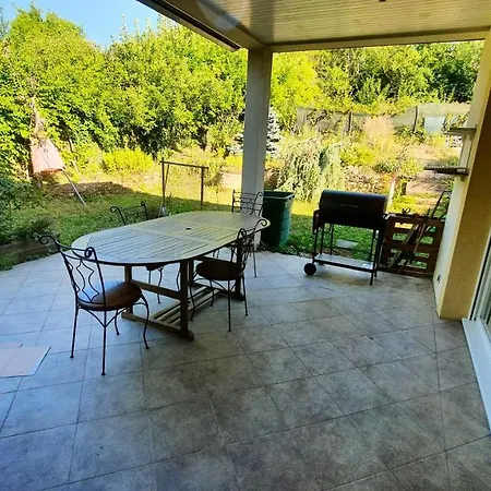 Сasa de vacaciones Maison De 3 Chambres Avec Jacuzzi Et Jardin Clos A Metz